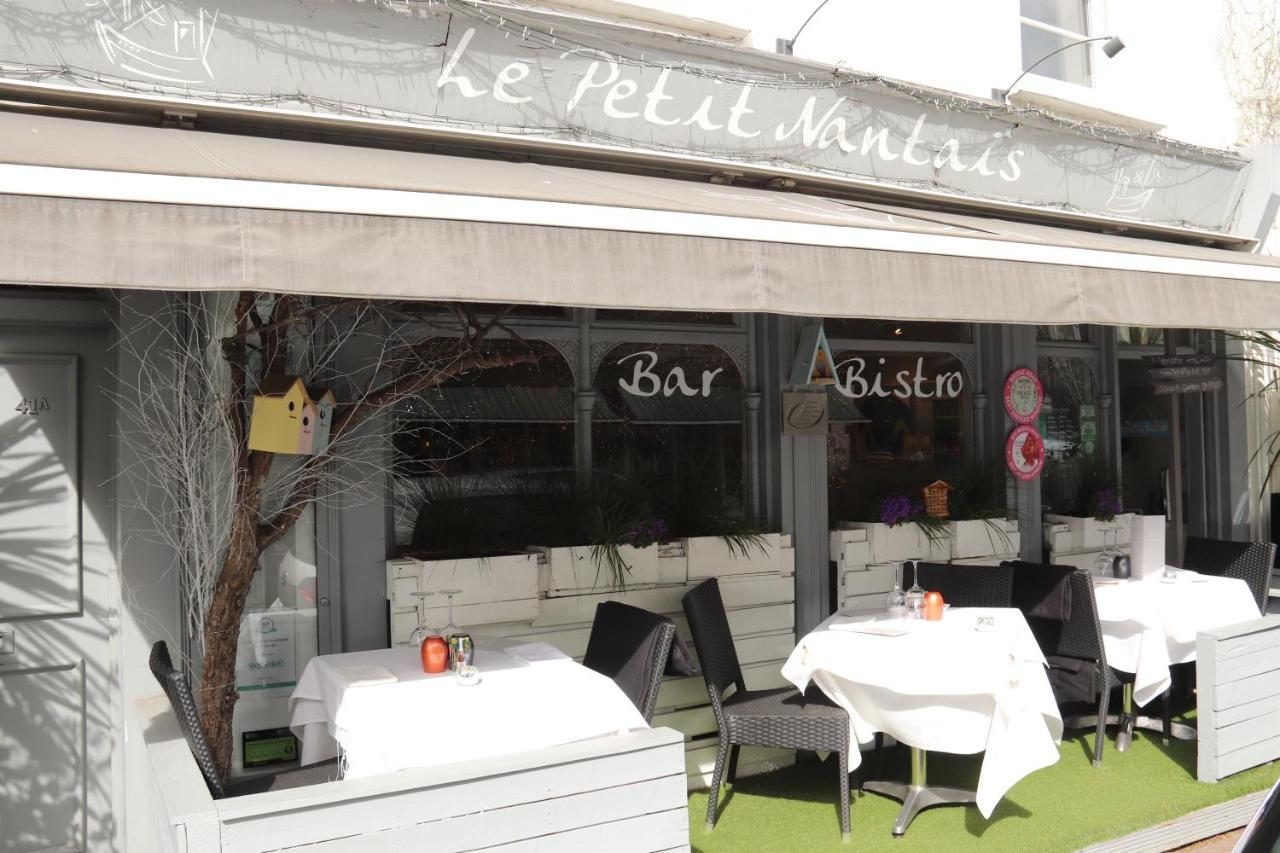 Hampton Court - The Kings Rest Molesey Exterior photo