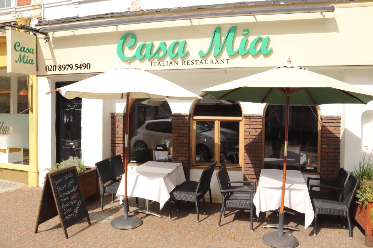 Hampton Court - The Kings Rest Molesey Exterior photo