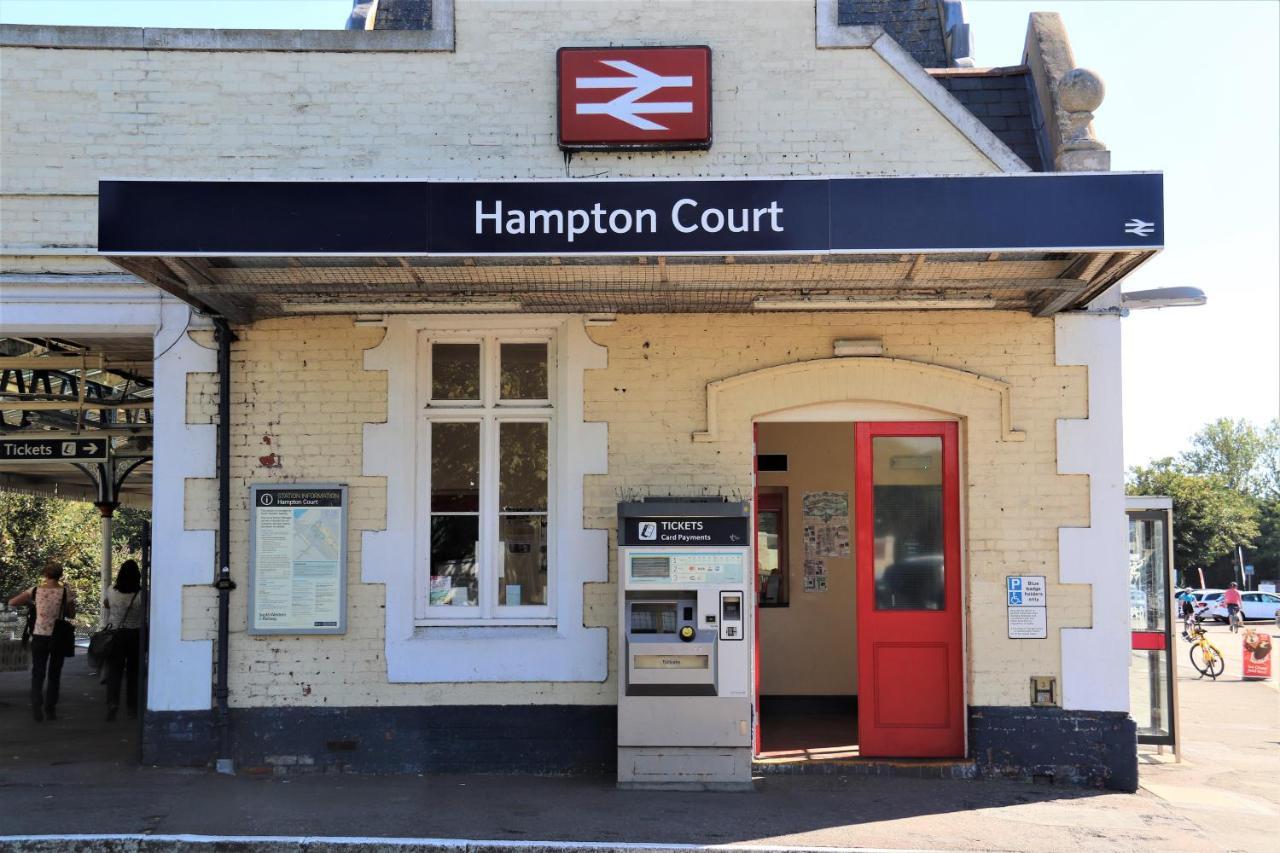 Hampton Court - The Kings Rest Molesey Exterior photo