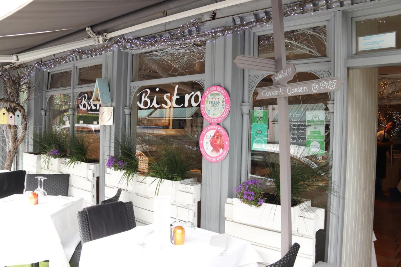 Hampton Court - The Kings Rest Molesey Exterior photo